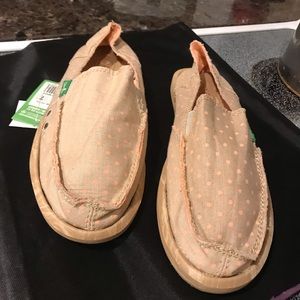 Sanuk Shoes - Women’s Sanuk Slip-i s Sz 7 NWT Sanuk Shoes - Women’s Sanuk Slip-i s Sz 7 NWT